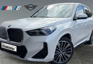 BMW iX1 42.424 km 43.440 &euro; Bamberg 96050