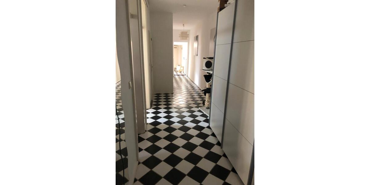 Dachgeschoßwohnung Bamberg Gereuth - 4 Zimmer, 110 m&sup2;, 1.100&euro; | Angebot:27577339